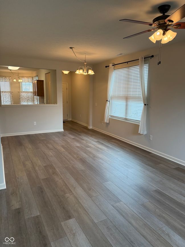Living Room | Image 27