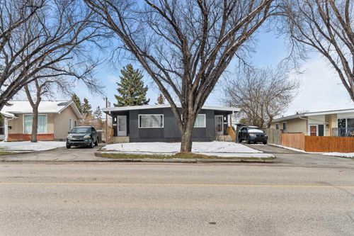 710 / 712 72 Avenue Nw, Calgary, AB, T2K0P4 | Card Image