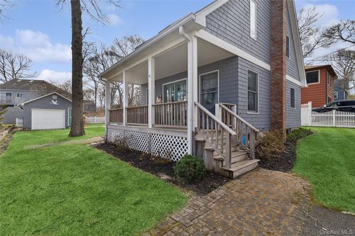 1050 Pine Ave, Southold, NY, 11971-3549 | Card Image