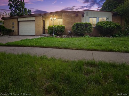 24161 Beverly St, Oak Park, MI, 48237-1976 | Card Image