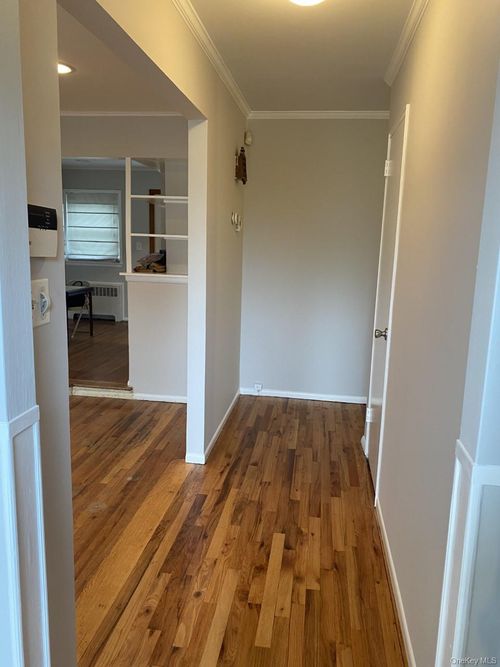 3 Wensley Rd, Plainview, NY, 11803-2613 | Card Image