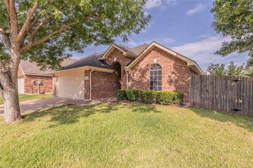 7801 Quiet Waters Dr, Arlington, TX, 76016-5397 | Card Image