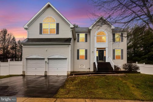 10 Alexander Ln, Columbus, NJ, 08022-2322 | Card Image