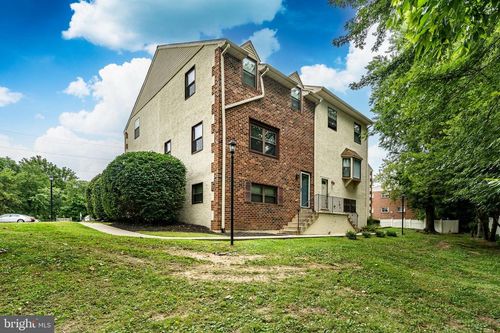 32-31 Silver Lake Ter, RUTLEDGE, PA, 19070-1550 | Card Image