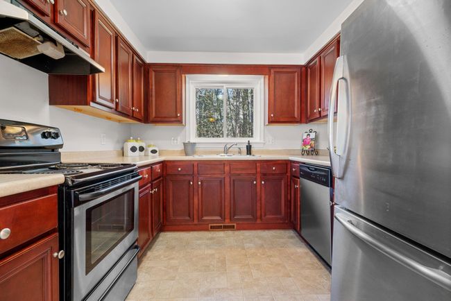 6 Sheldon Rd, House other with 3 bedrooms, 2 bathrooms and null parking in Derry NH | Image 15