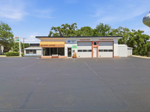 602 S Division Ave, POLO, IL, 61064-1835 | Card Image