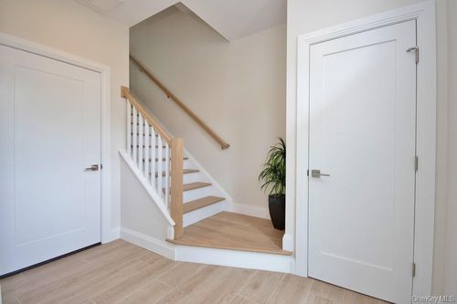 34 Andrews Ln, Sleepy Hollow, NY, 10591-2220 | Card Image