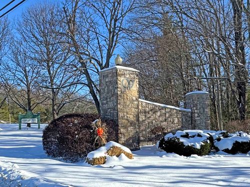 3 Cranleigh Mews, Nashua, NH, 03063-1528 | Card Image