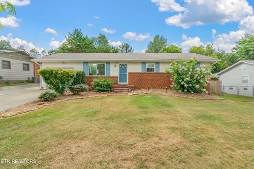3523 Brookfield Ln, Maryville, TN, 37803-8155 | Card Image