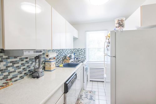 11b-71 252nd St, Bellerose, NY, 11426-2737 | Card Image