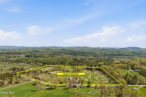 200 Carlton Rd, Whitehall, NY, 12887-3904 | Card Image