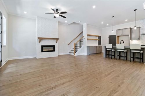 unit-13-925 Willingham Dr, Hapeville, GA, 30354-1198 | Card Image