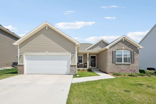 2916 Jackson St, Stoughton, WI, 53589-2585 | Card Image