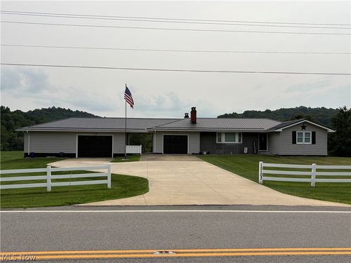 15103 State Route 258 Sw, Newcomerstown, OH, 43832-8939 | Card Image