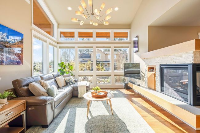 Light and bright great room | Image 6