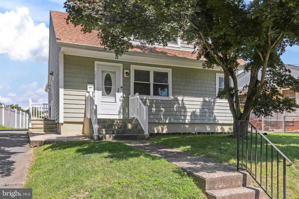 Franklyn Rd, Ewing, NJ 08628
