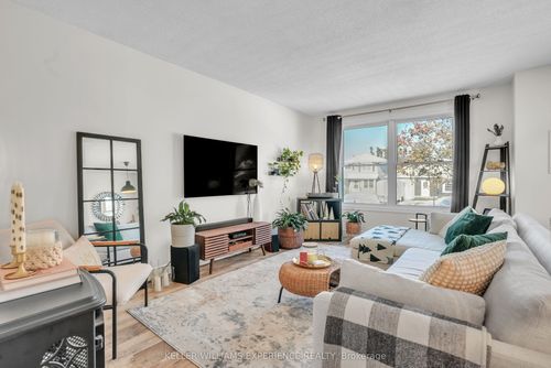 43 Knicely Rd, Barrie, ON, L4N6V3 | Card Image