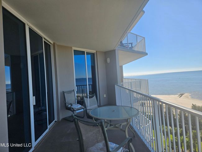 Balcony | Image 28