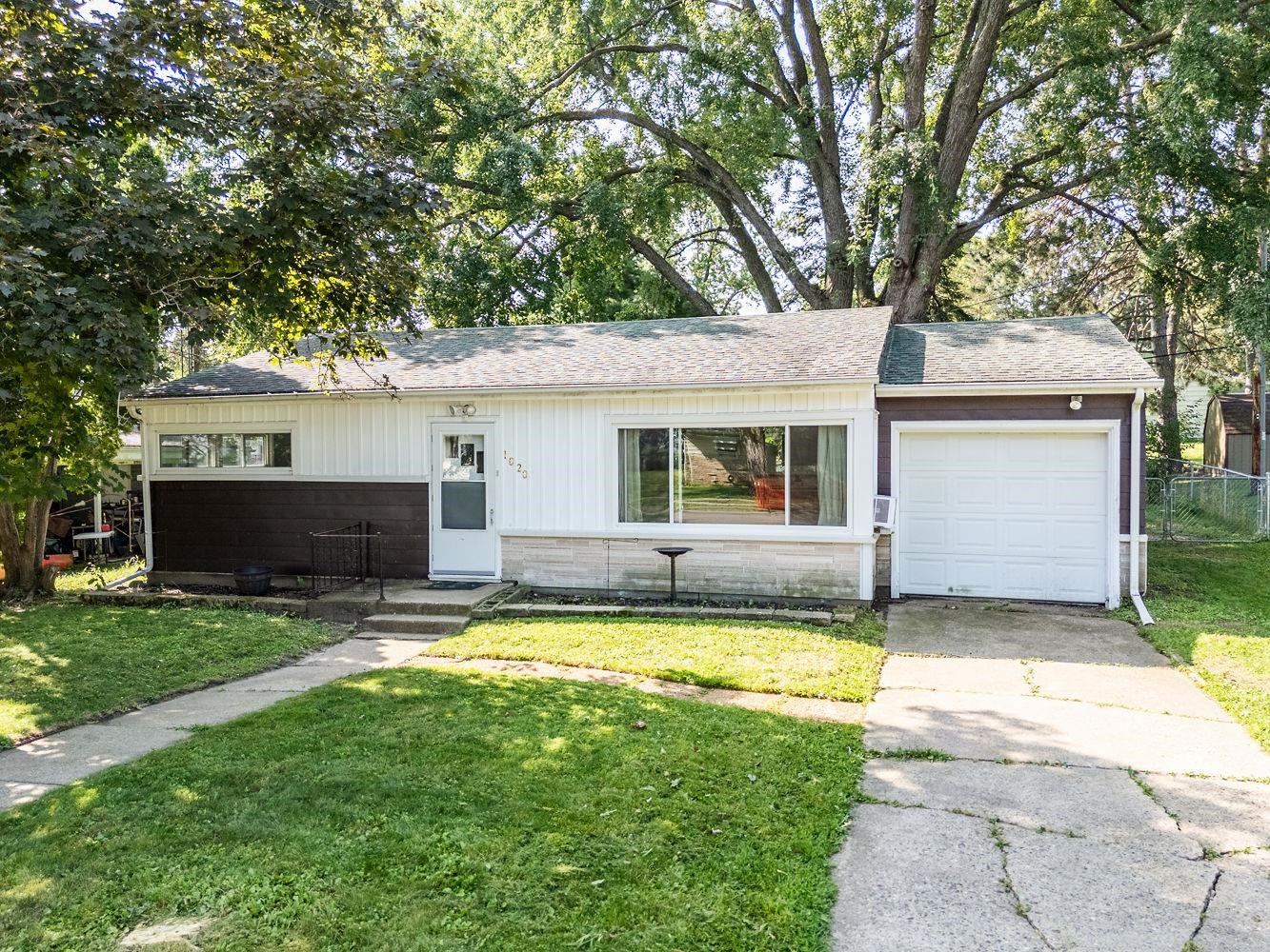 4th St, Baraboo, WI 53913
