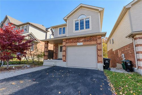 569 Violet St, Waterloo, ON, N2V2T8 | Card Image