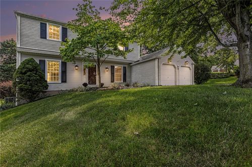 20 Crow Hill Dr, Fairport, NY, 14450-3714 | Card Image