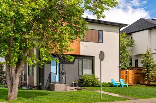 2002 35 St Sw, Calgary, AB, T3E2X6 | Card Image