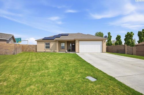 2325 Famville Ct, Pasco, WA, 99301-9815 | Card Image