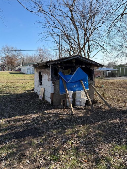 203 S Belle Ave, Belle, MO, 65013-3505 | Card Image