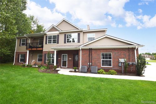 899 Watercress Ln, Fenton, MI, 48430-4175 | Card Image