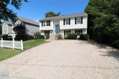 22 Fairway Dr, Narragansett, RI, 02882-1420 | Card Image