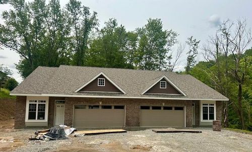 4055 Briarwood Dr, Jeannette, PA, 15644-4054 | Card Image