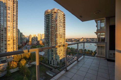 1803-428 Beach Cres, Vancouver, BC, V6Z3G1 | Card Image