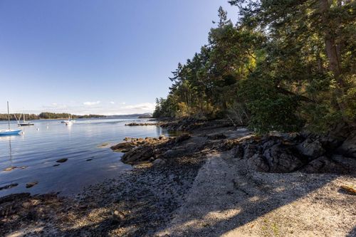 2220 Dolphin Rd, North Saanich, BC, V8L5Y7 | Card Image