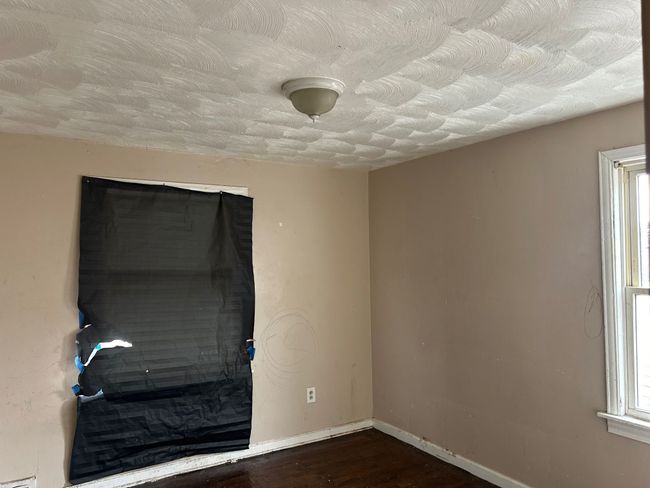 18639 Kentucky St, House other with 3 bedrooms, 2 bathrooms and null parking in Detroit MI | Image 8