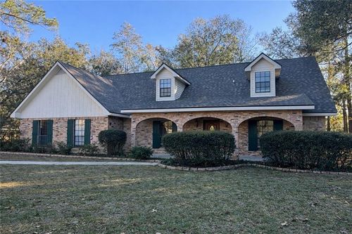 101 E Queensbury Dr, Slidell, LA, 70461-4919 | Card Image