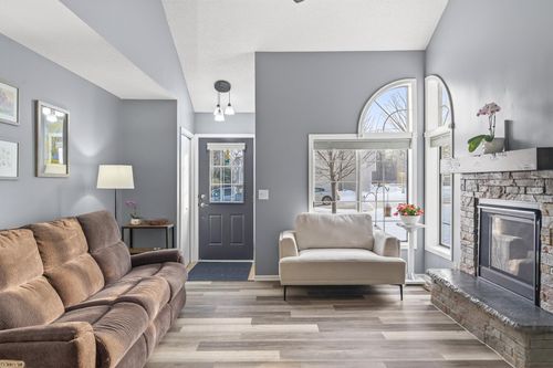 unit-1-3808 Foss Rd, Saint Anthony, MN, 55421-4568 | Card Image