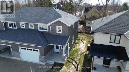 16 Roberts Street N, Huron East (Seaforth), ON, N0G1B0 | Card Image