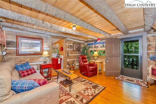 Living Room. | Image 8