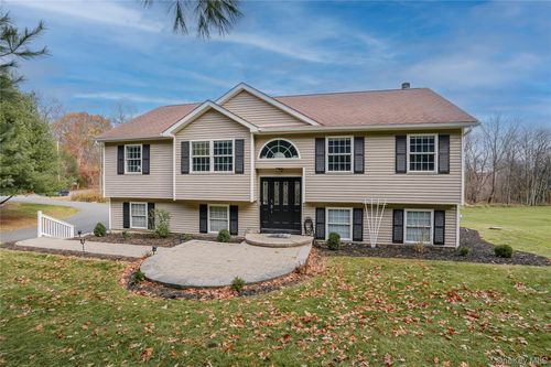 2478 Mt Hope Rd, Middletown, NY, 10940-7317 | Card Image