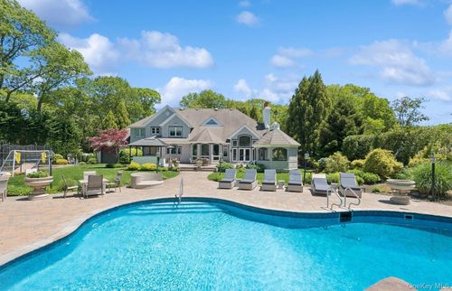 10 Colonial Dr, Smithtown, NY, 11787-4213 | Card Image