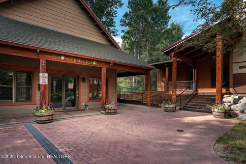 423-2740 Shadowmoon Ln, Driggs, ID, 83422-5083 | Card Image