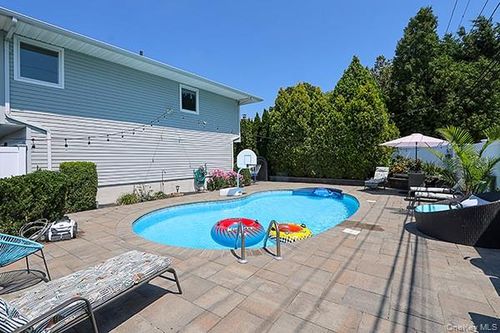 12 Barnum Ave, Plainview, NY, 11803-6006 | Card Image