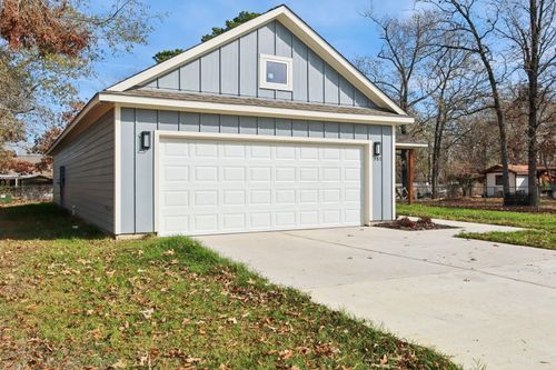 387 Autumn Ln, Livingston, TX, 77351-0913 | Card Image