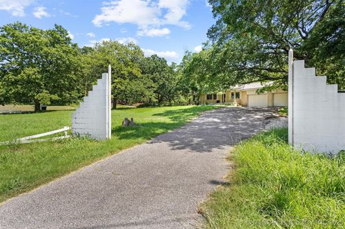 800 Henson Rd, Madill, OK, 73446-4021 | Card Image