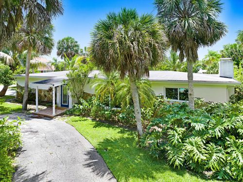 105 Devonshire Dr, Melbourne, FL, 32901-5360 | Card Image