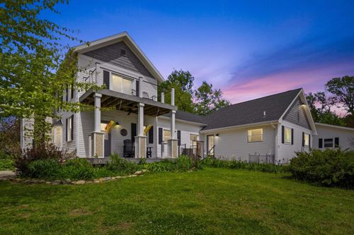 12432 X Avenue, Cedar Falls, IA, 50613 | Card Image