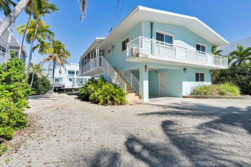 112 Tequesta St, Tavernier, FL, 33070-2139 | Card Image