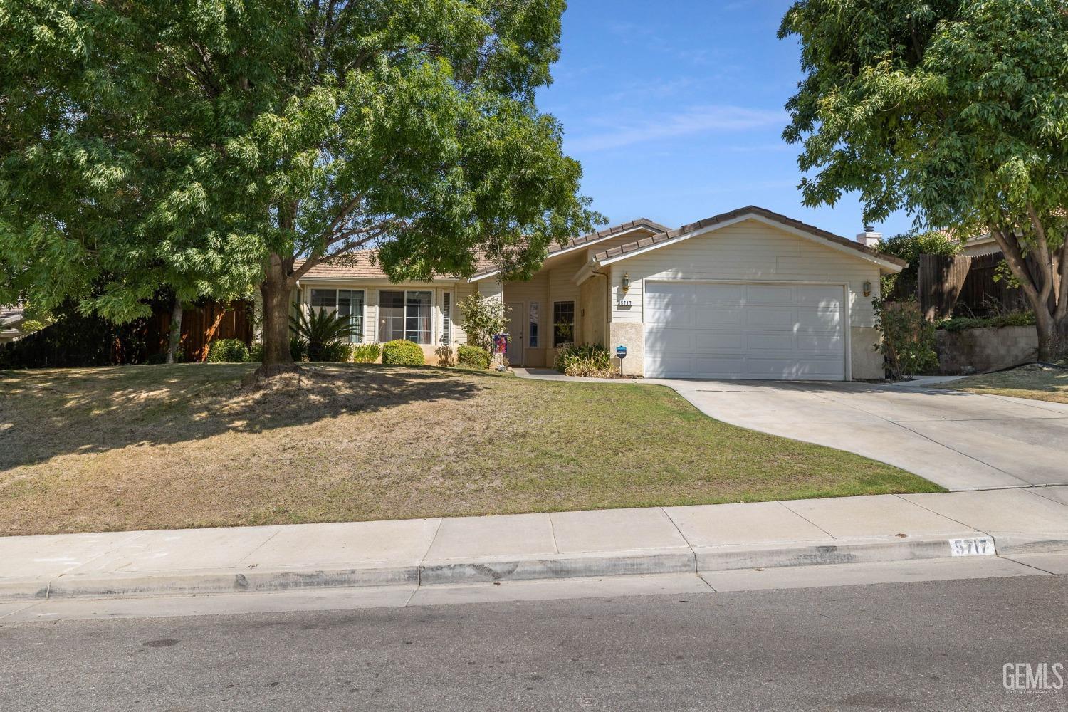 Harpy Eagle Ave, Bakersfield, CA 93306