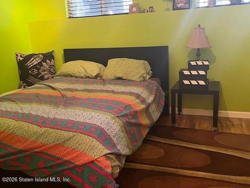 142 Alex Cir, Staten Island, NY, 10305-4766 | Card Image