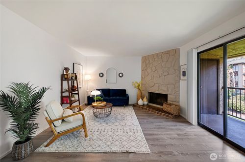 35e-14510 124th Ave Ne, Kirkland, WA, 98034-1271 | Card Image